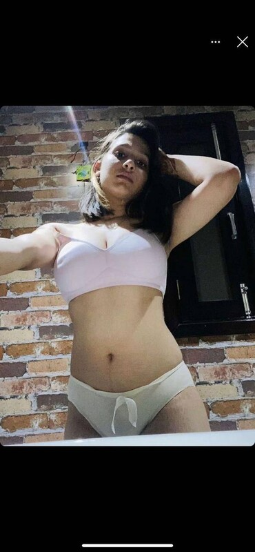 Beautiful Sexy Indian Hot Babe Sucking Dick